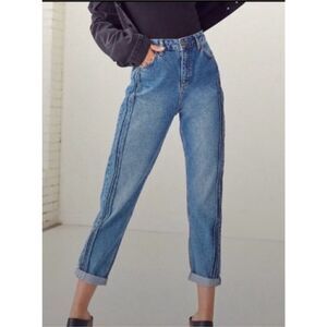 BDG Urban Outfitters Mom jeans size 26 retro fit medium wash